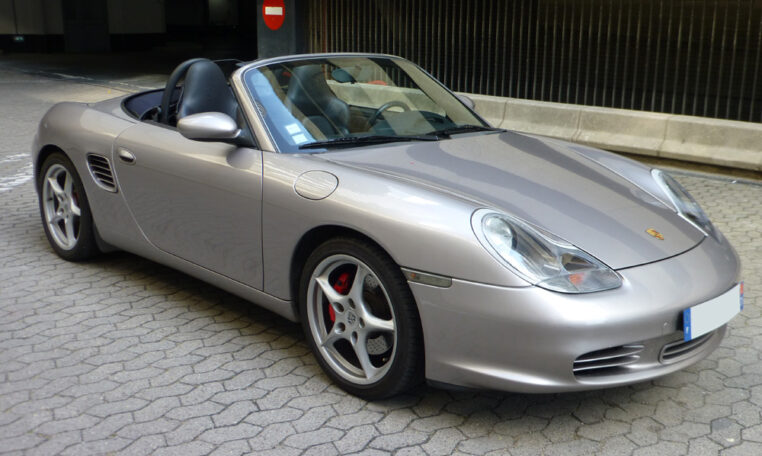 Une voiture faite pour les motards - Page 4 986S8-762x456